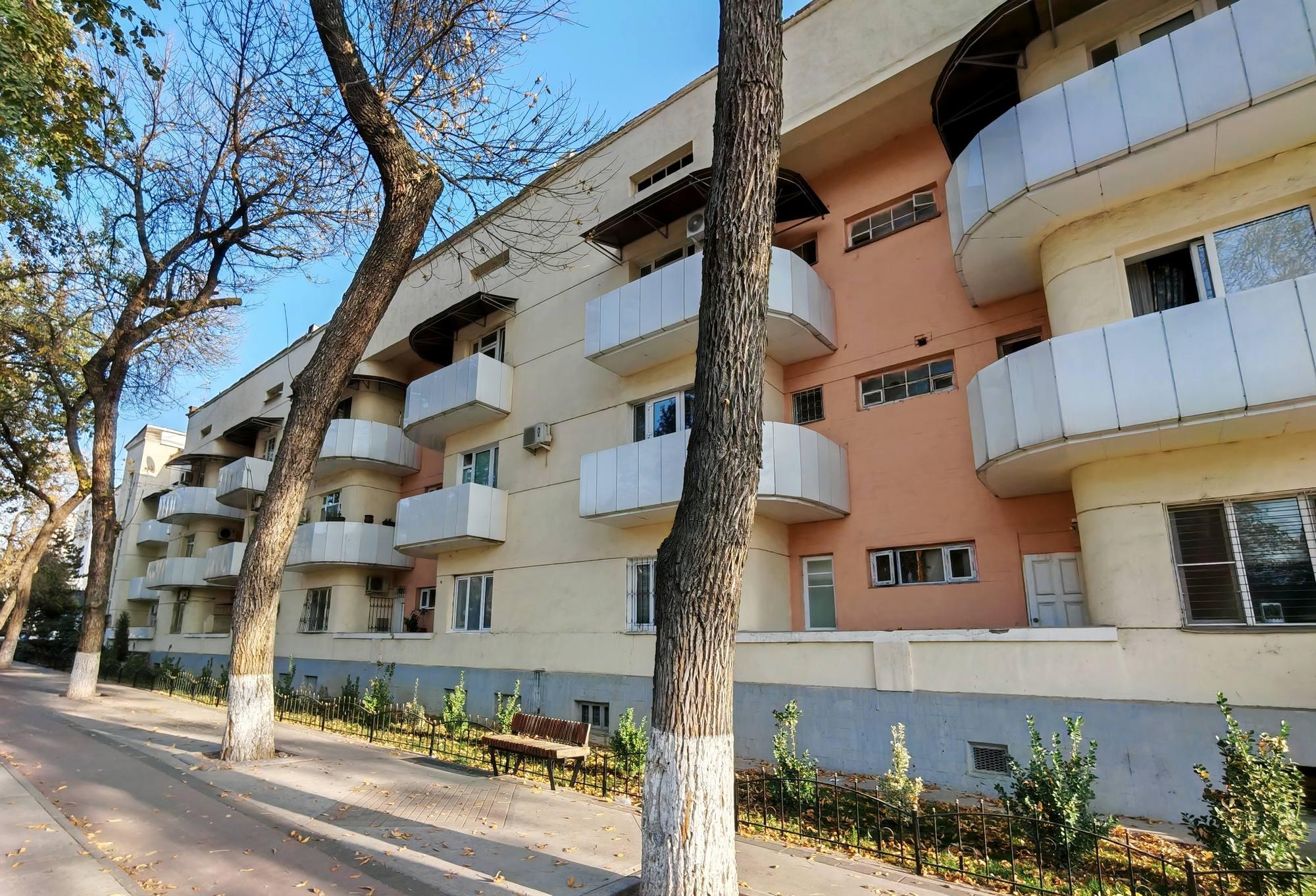 Mustaqillik koʻchasidagi turar joy uyi